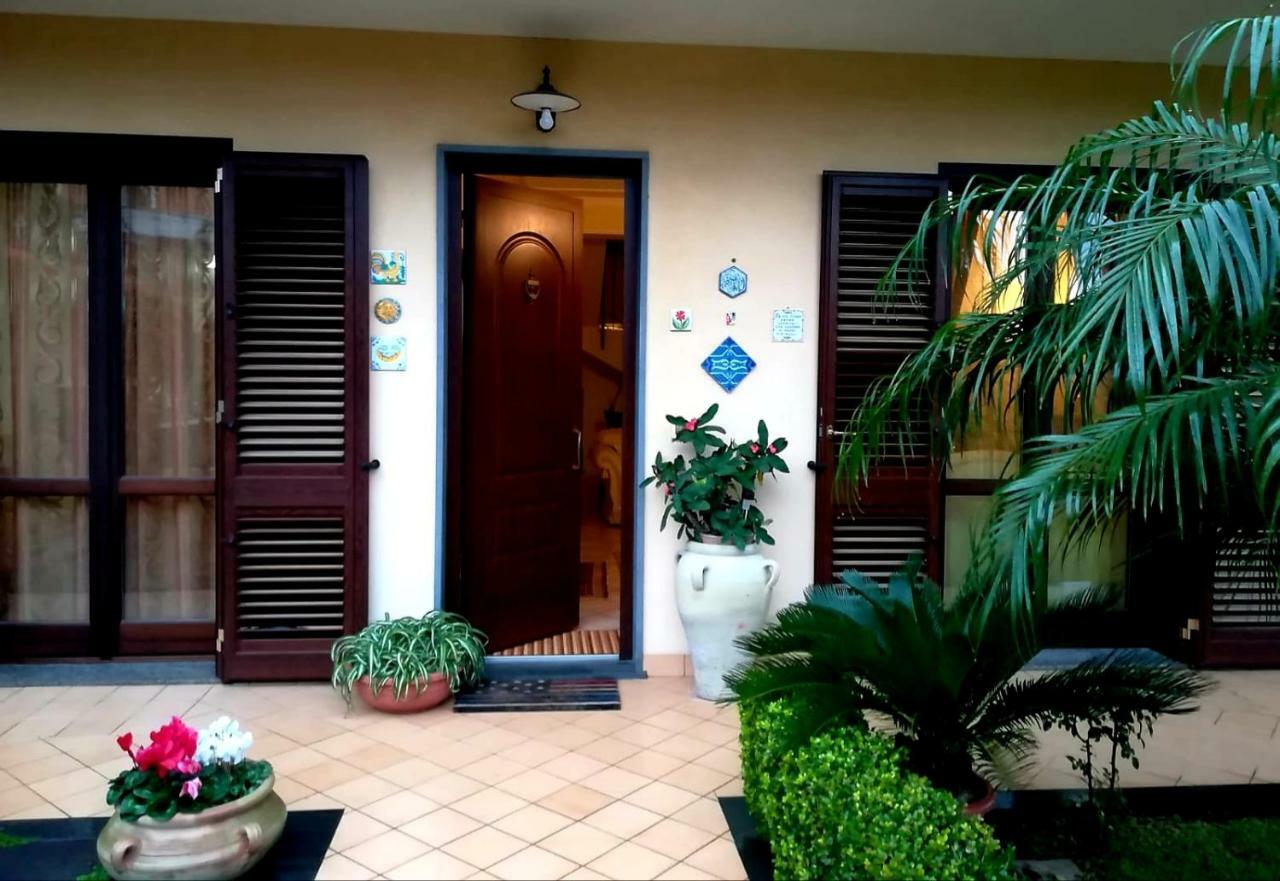 Casa Vacanze Etna Cocus Santa Venerina Bagian luar foto